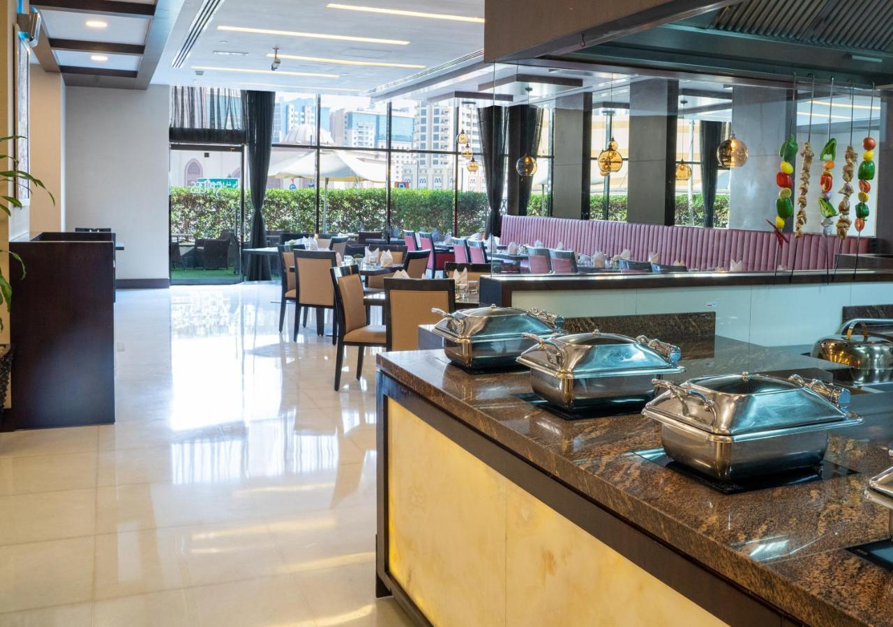 Moevenpick Hotel Apartments Al Mamzar Dubaj Exteriér fotografie The restaurant