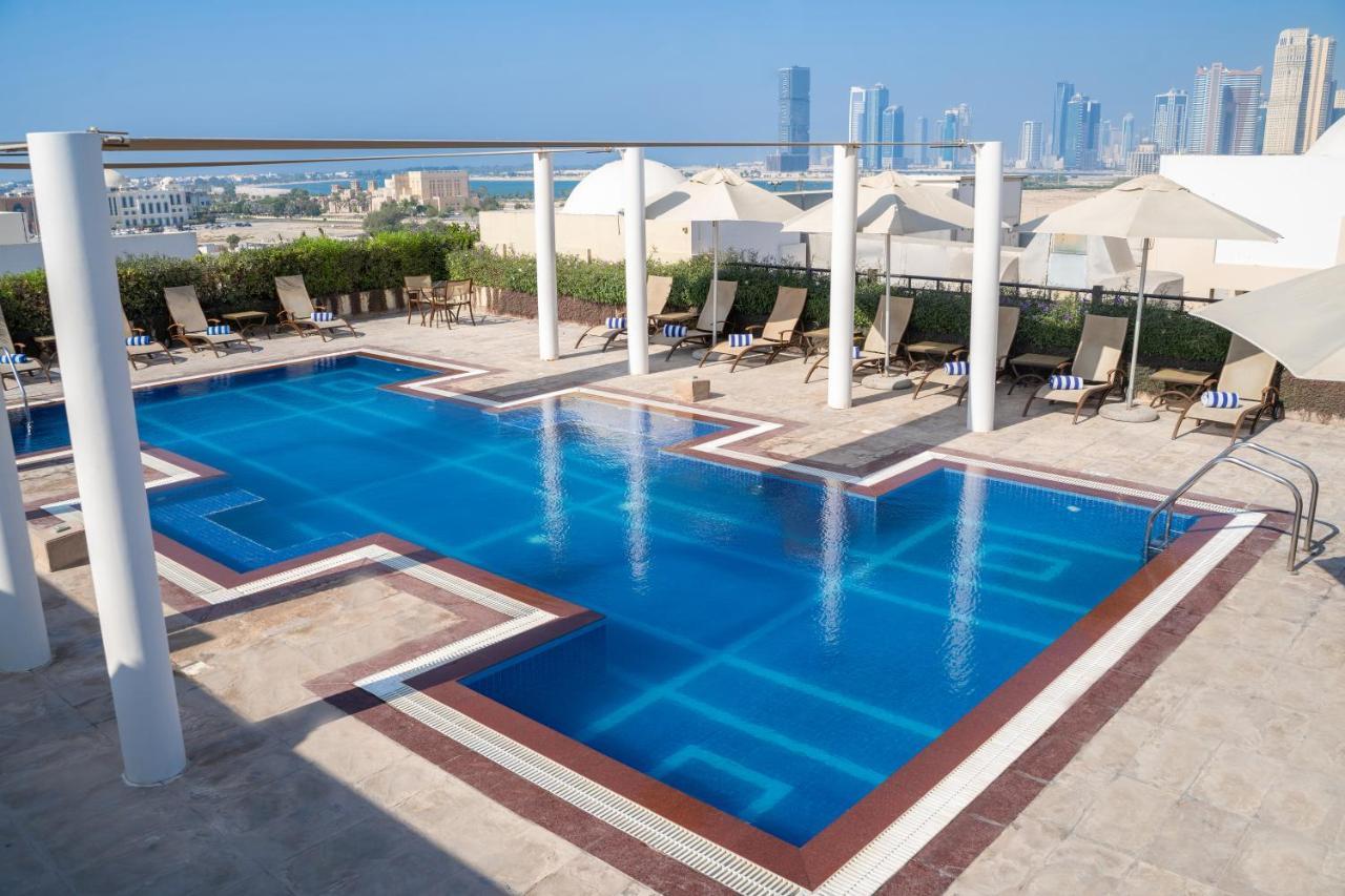 Moevenpick Hotel Apartments Al Mamzar Dubaj Exteriér fotografie Pool at the hotel